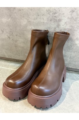 No.39 - boots 3949BR
